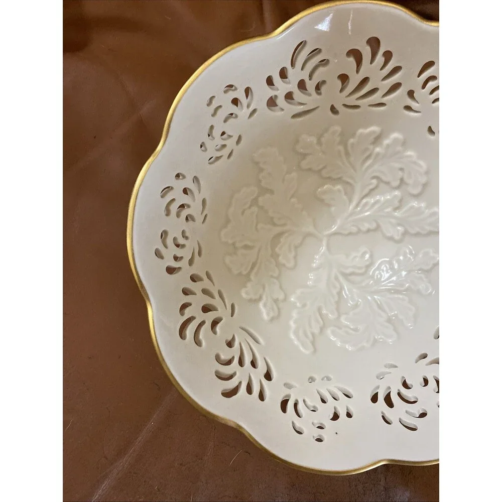 Lenox Westbury 8” Bowl Scallop Edge Trimmed In 24K Gold Flower Cut Outs